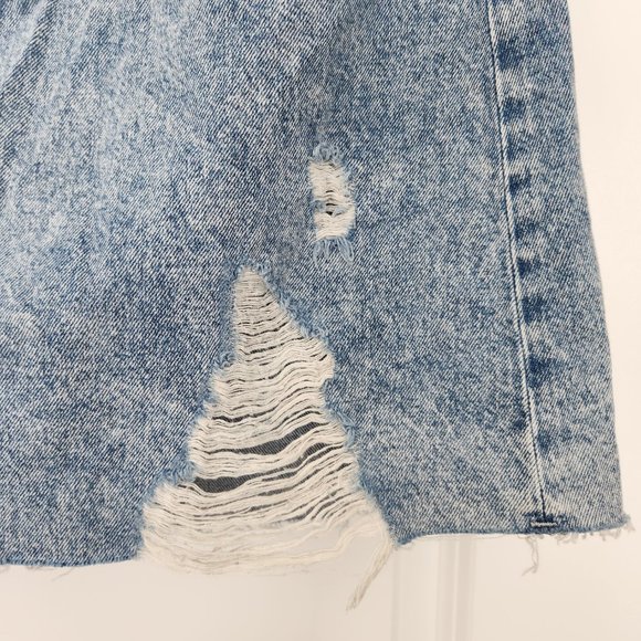 Distressed Mini Skirt H&M - Picture 2 of 6